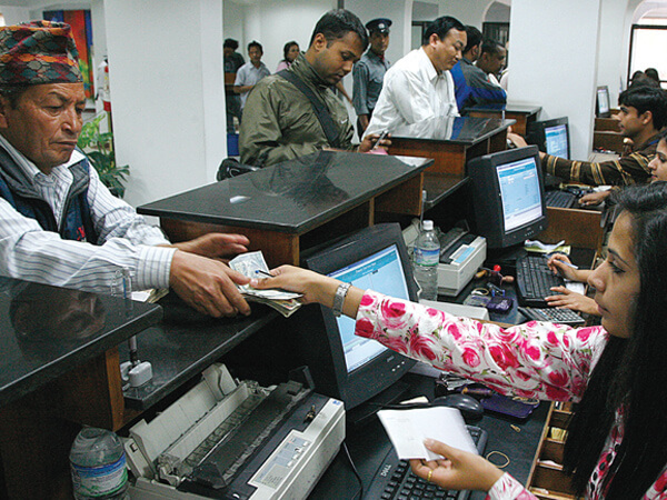Banks Taking Fewer Deposits as Money Piles Up, Savers Affected